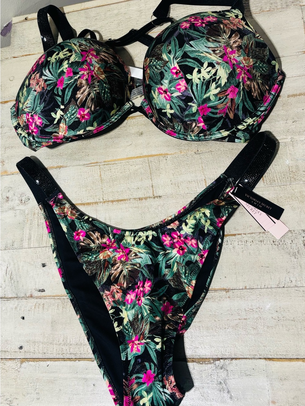 NWT❤️Victoria’s Secret Tropical Island Shine Strap Bikini-38DD, XXL Bottoms